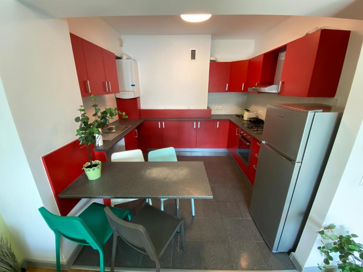 Green Apartment 214 With Private Parking Бухарест Екстер'єр фото
