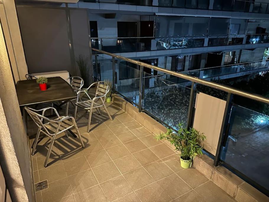 Green Apartment 214 With Private Parking Бухарест Екстер'єр фото