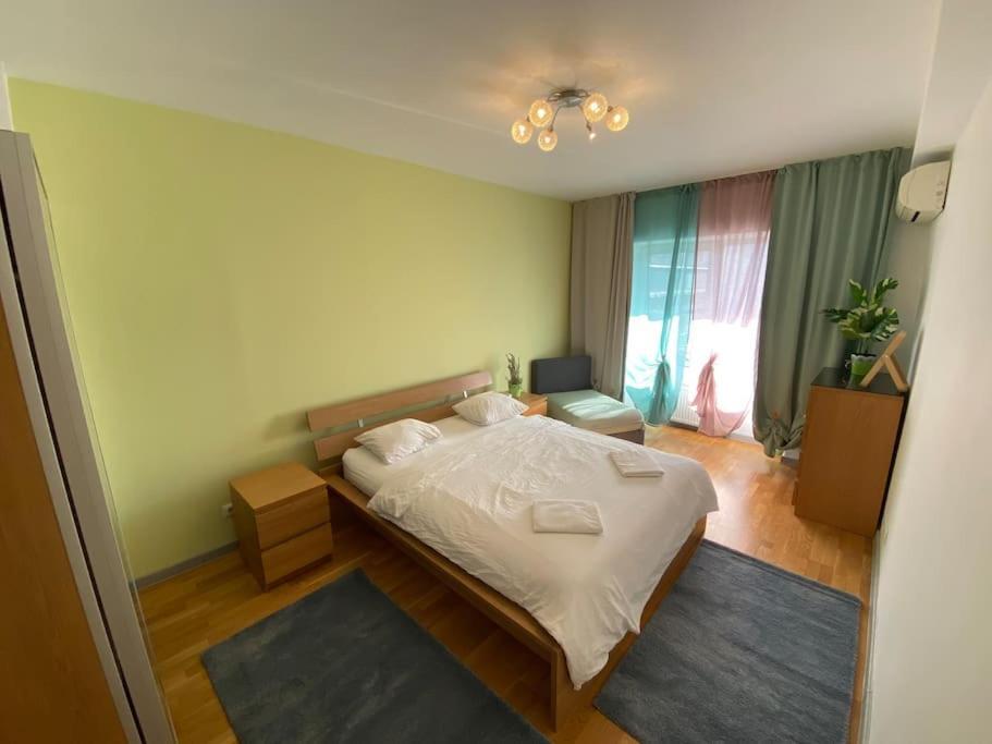 Green Apartment 214 With Private Parking Бухарест Екстер'єр фото