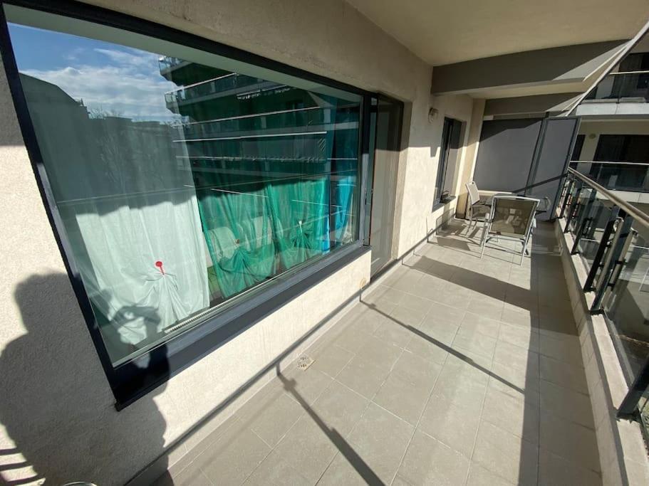Green Apartment 214 With Private Parking Бухарест Екстер'єр фото