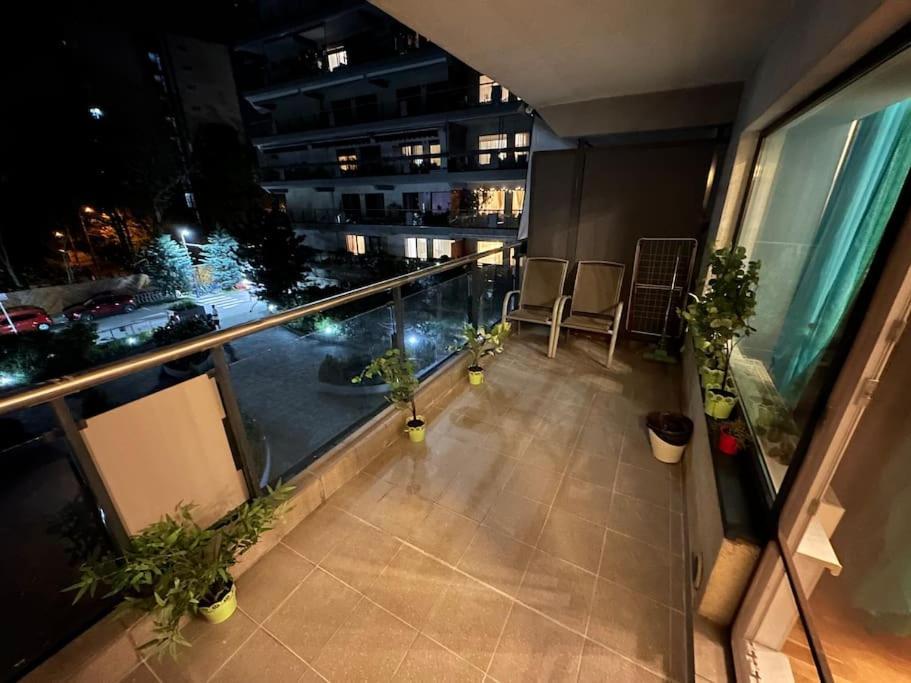 Green Apartment 214 With Private Parking Бухарест Екстер'єр фото