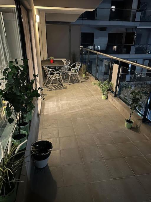 Green Apartment 214 With Private Parking Бухарест Екстер'єр фото