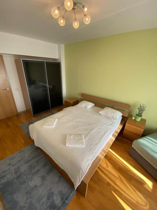Green Apartment 214 With Private Parking Бухарест Екстер'єр фото